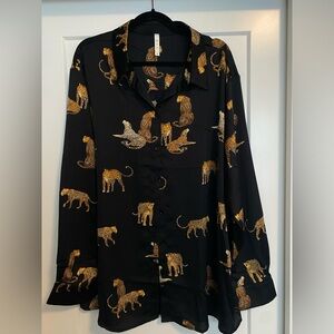 Satin-like button-down blouse with leopard animals printed